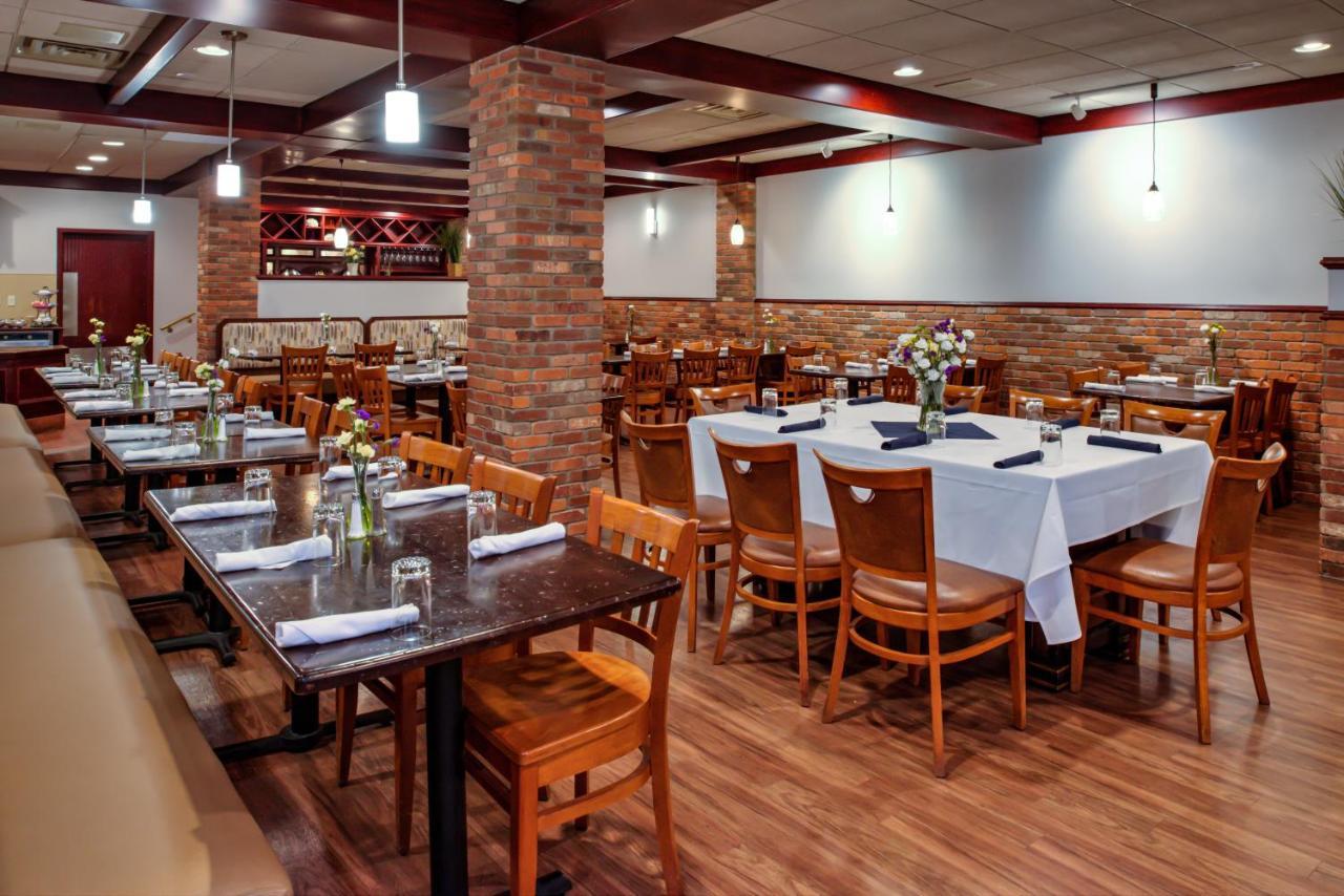 Holiday Inn Concord Downtown, An Ihg Hotel Екстер'єр фото