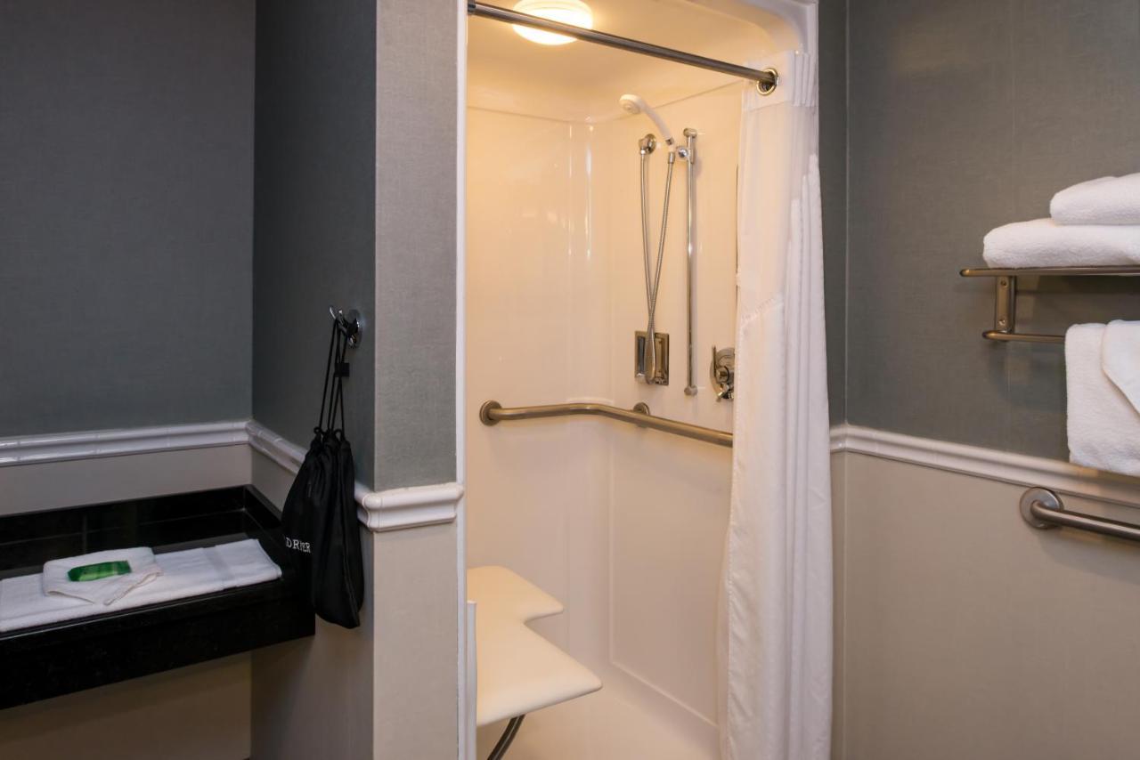 Holiday Inn Concord Downtown, An Ihg Hotel Екстер'єр фото