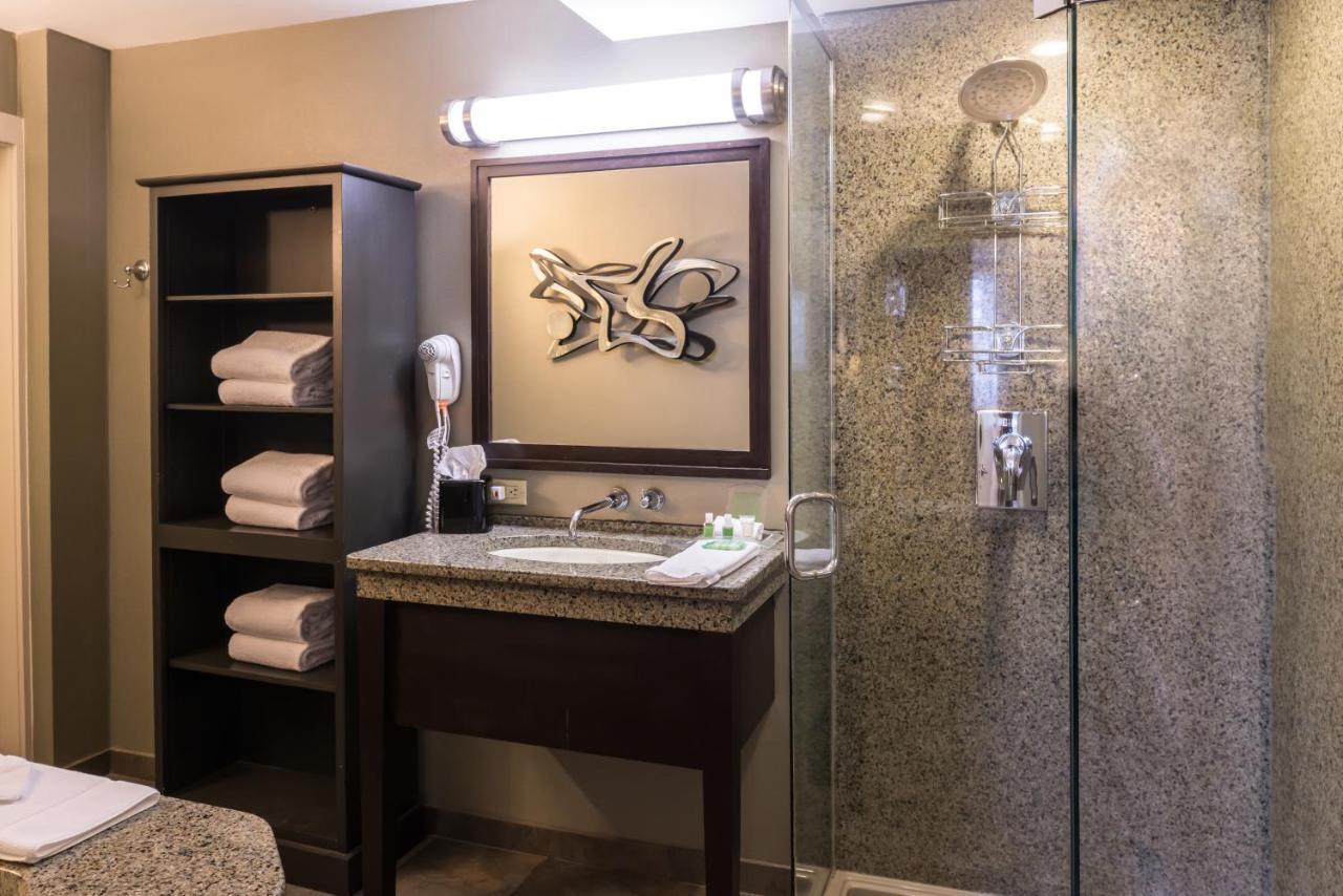 Holiday Inn Concord Downtown, An Ihg Hotel Екстер'єр фото