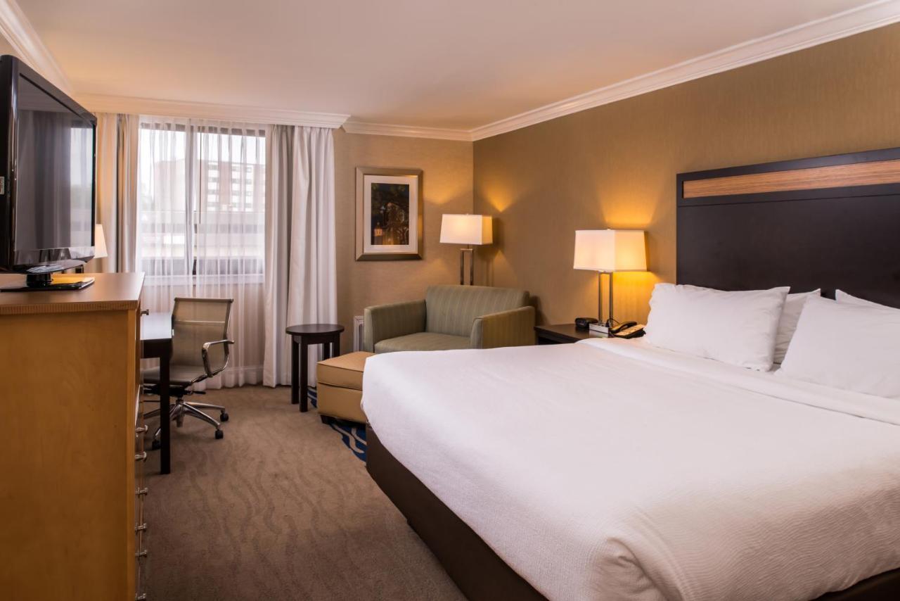 Holiday Inn Concord Downtown, An Ihg Hotel Екстер'єр фото
