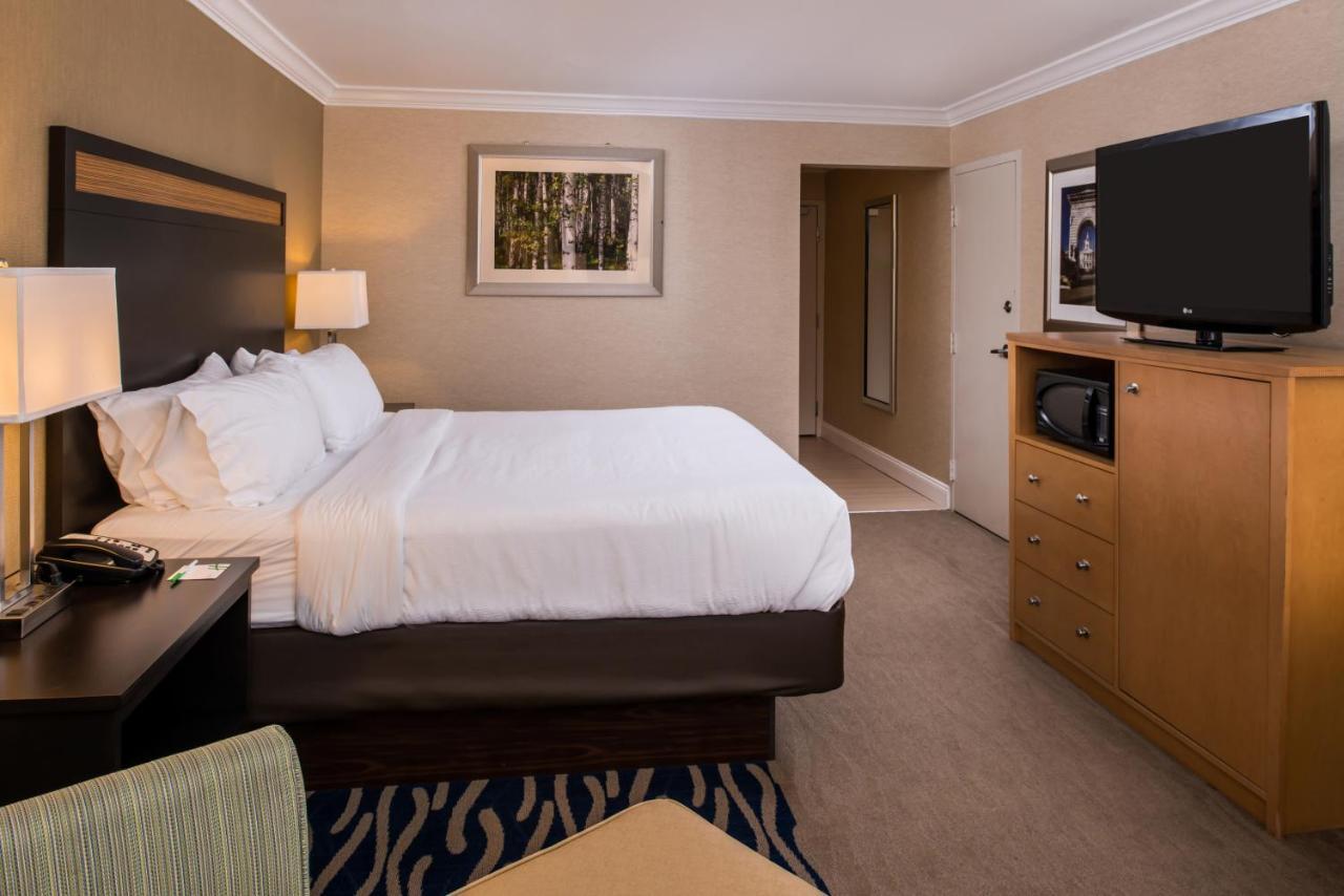 Holiday Inn Concord Downtown, An Ihg Hotel Екстер'єр фото