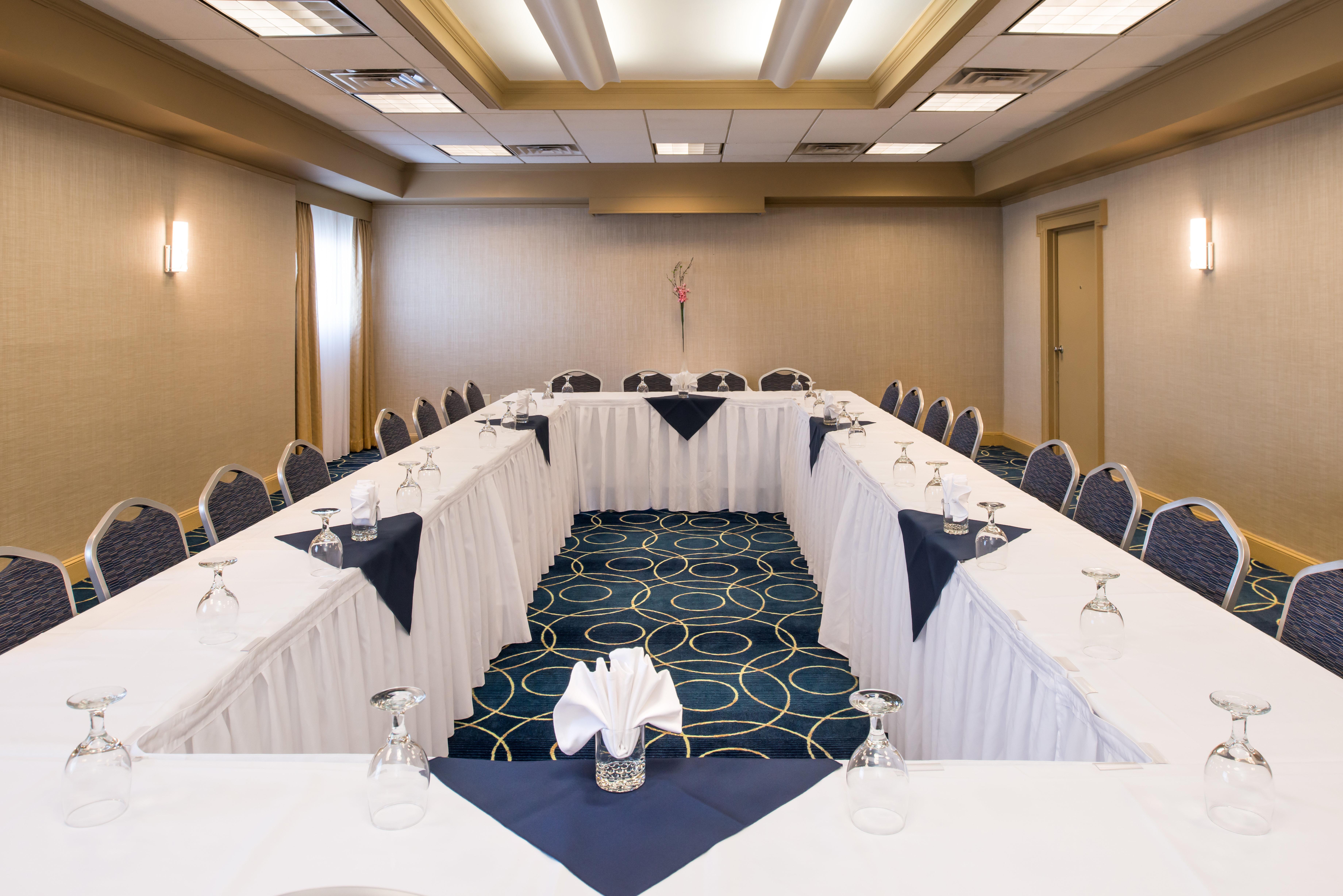 Holiday Inn Concord Downtown, An Ihg Hotel Екстер'єр фото