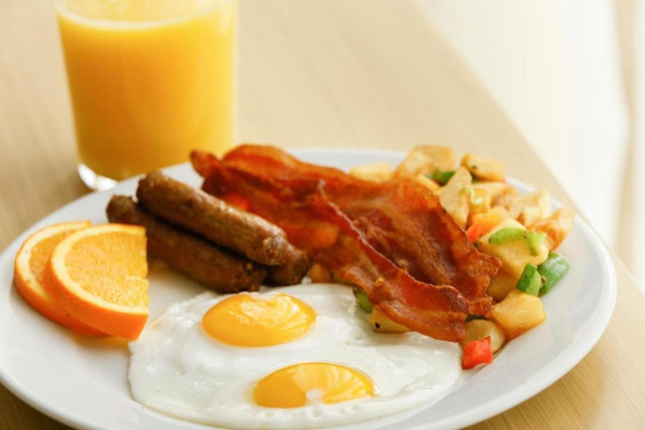 Holiday Inn Concord Downtown, An Ihg Hotel Екстер'єр фото