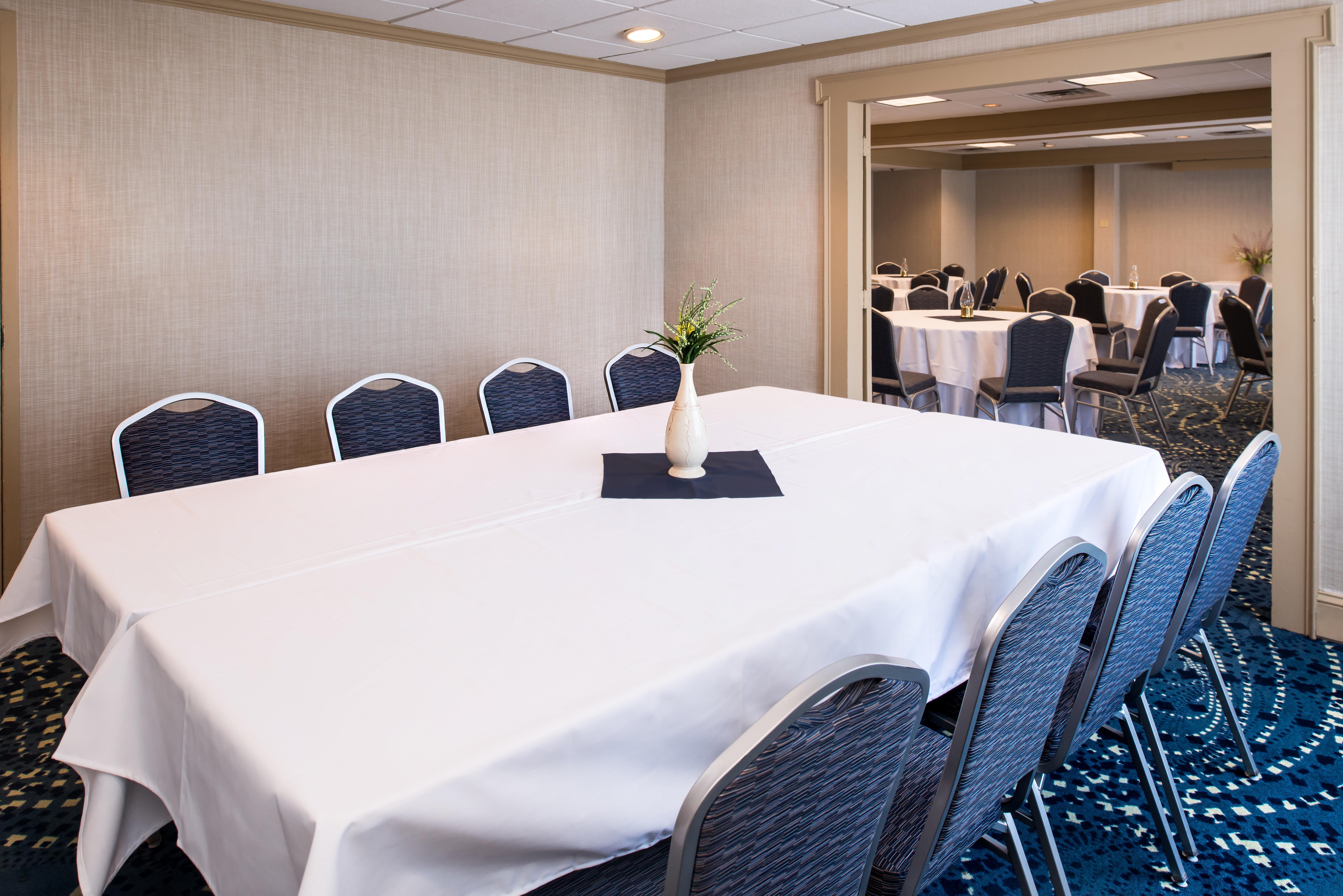 Holiday Inn Concord Downtown, An Ihg Hotel Екстер'єр фото