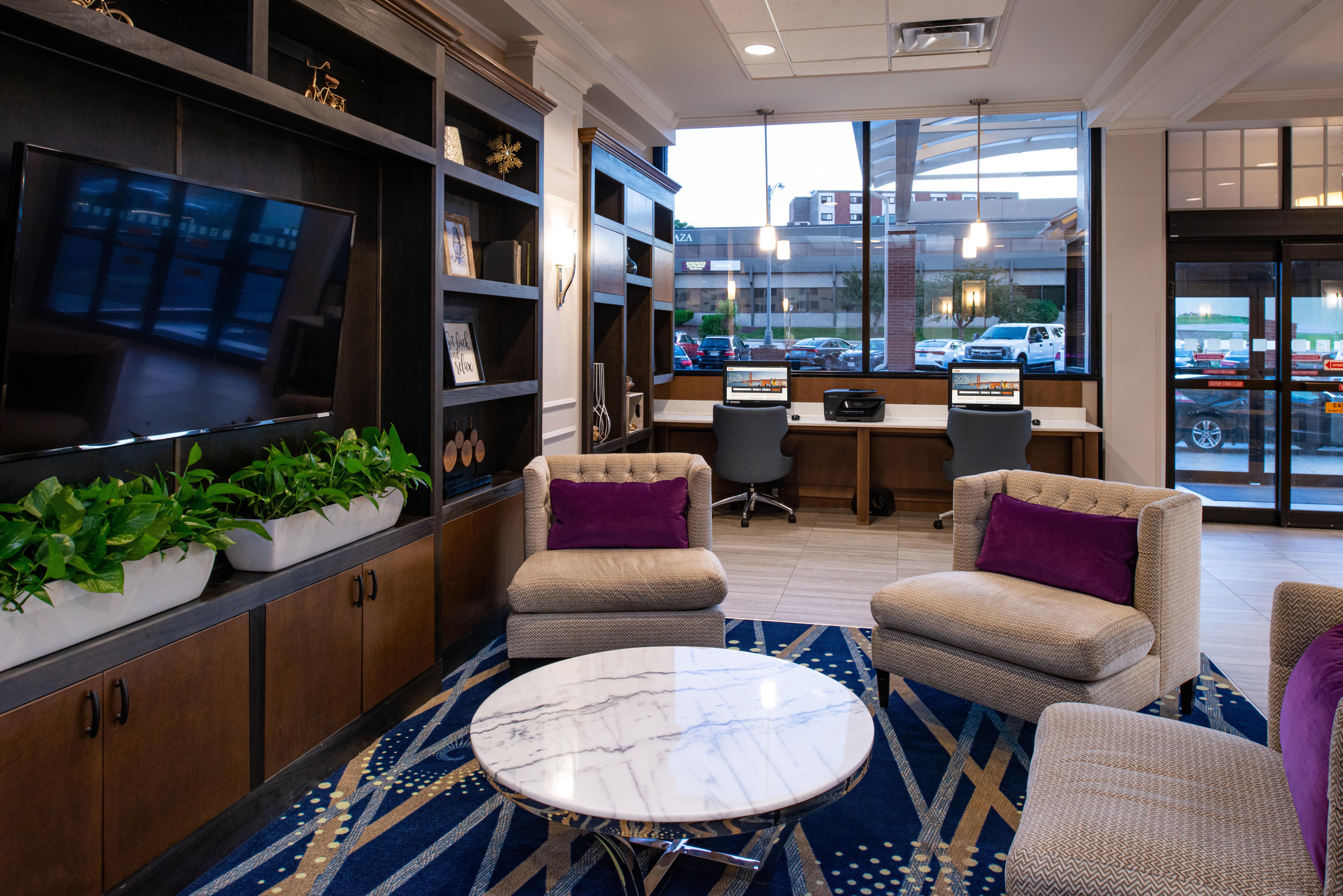 Holiday Inn Concord Downtown, An Ihg Hotel Екстер'єр фото