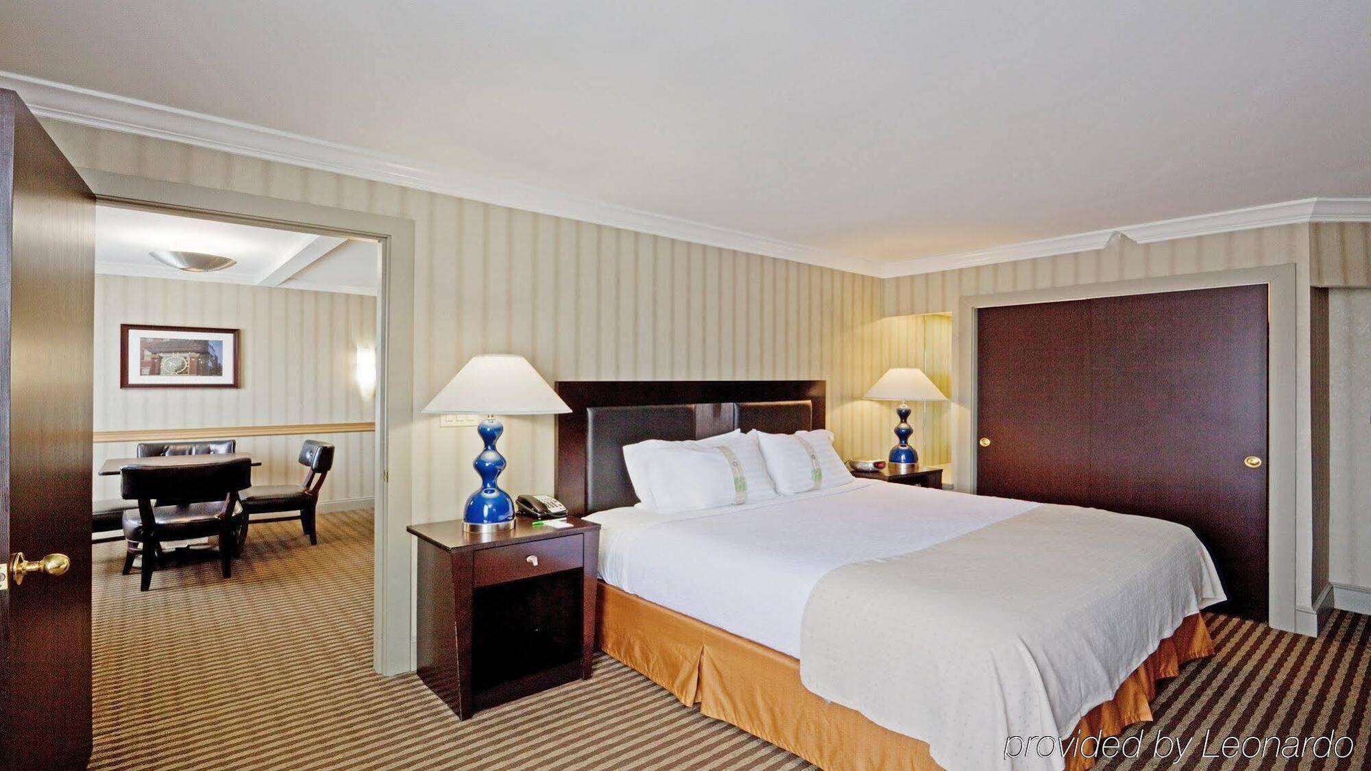 Holiday Inn Concord Downtown, An Ihg Hotel Екстер'єр фото
