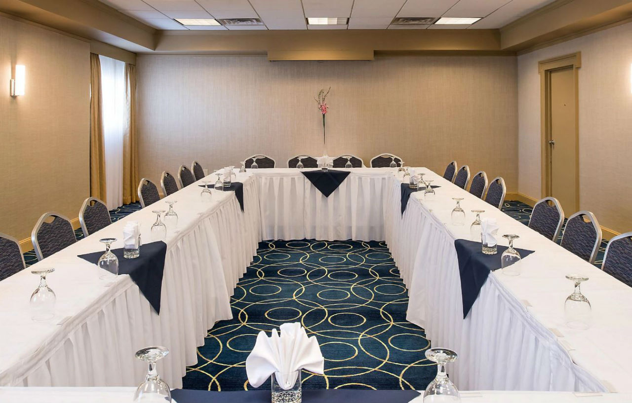 Holiday Inn Concord Downtown, An Ihg Hotel Екстер'єр фото